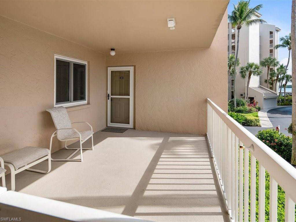 Marco Island, FL 34145,893 Collier CT #3-206