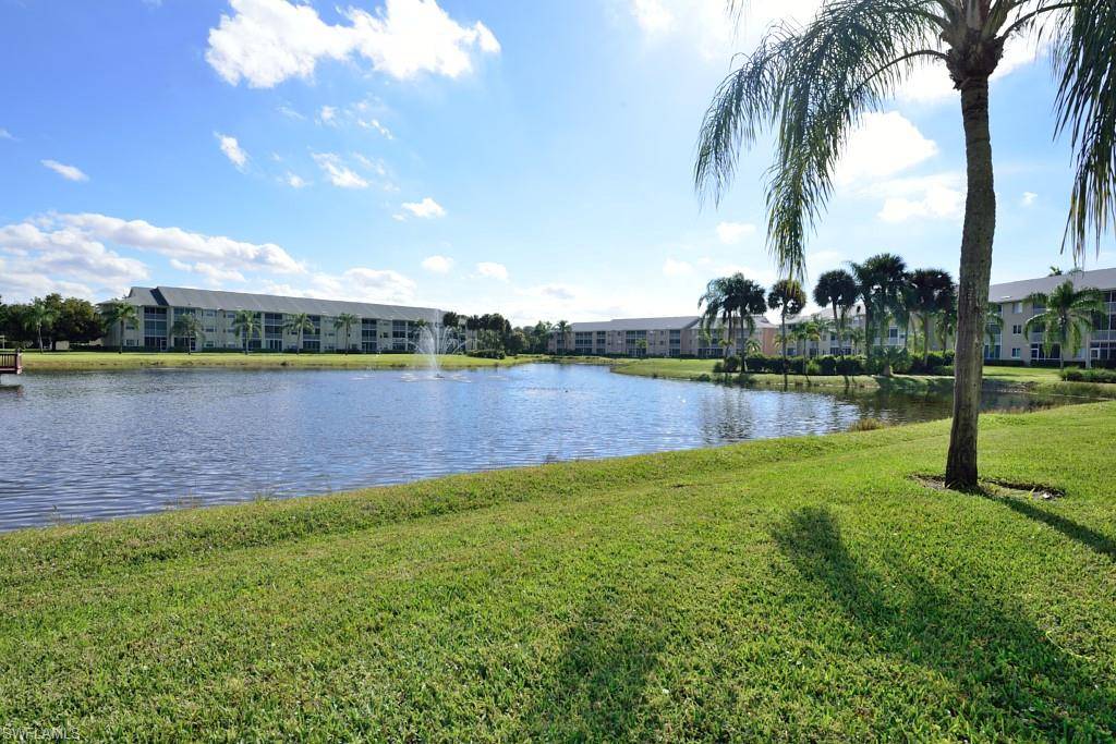 Estero, FL 33928,20121 Ian CT #206