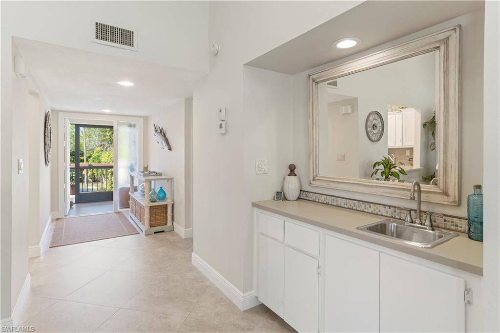 Naples, FL 34112,1802 Kings Lake BLVD #2-205