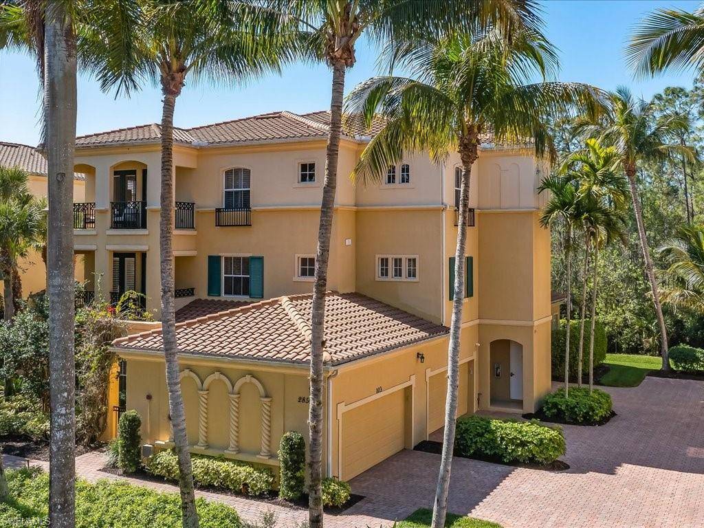 Naples, FL 34109,2851 Tiburon BLVD E #9-102