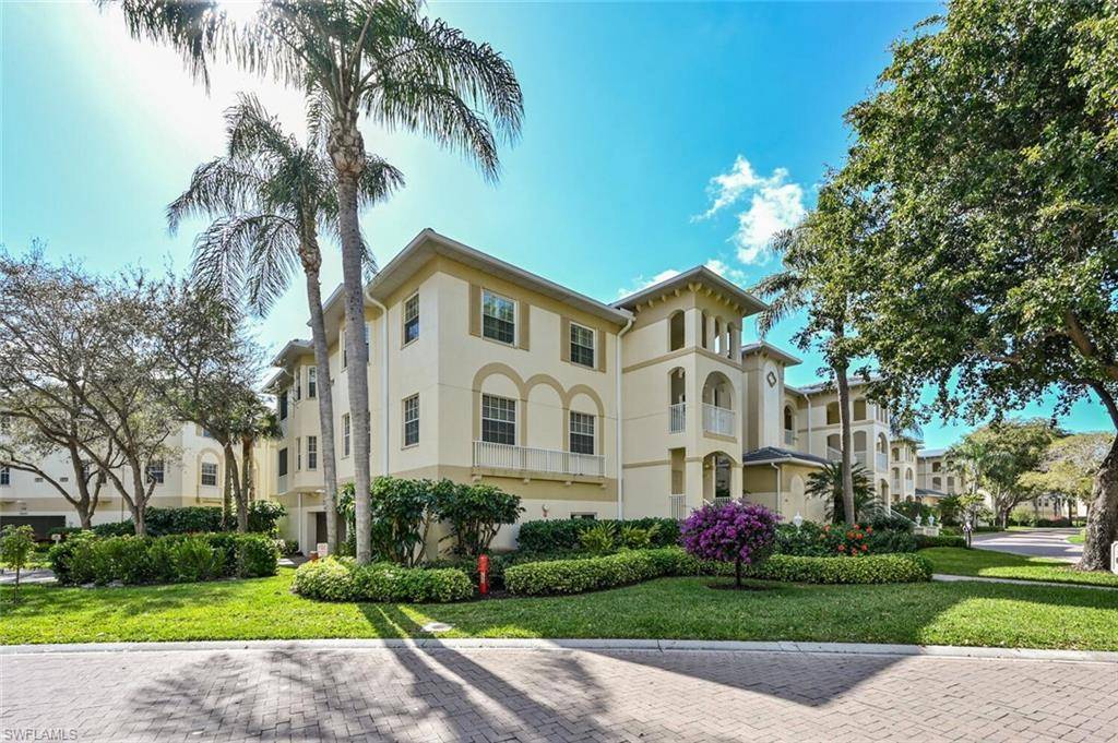 Naples, FL 34108,755 Bentwater CIR #202