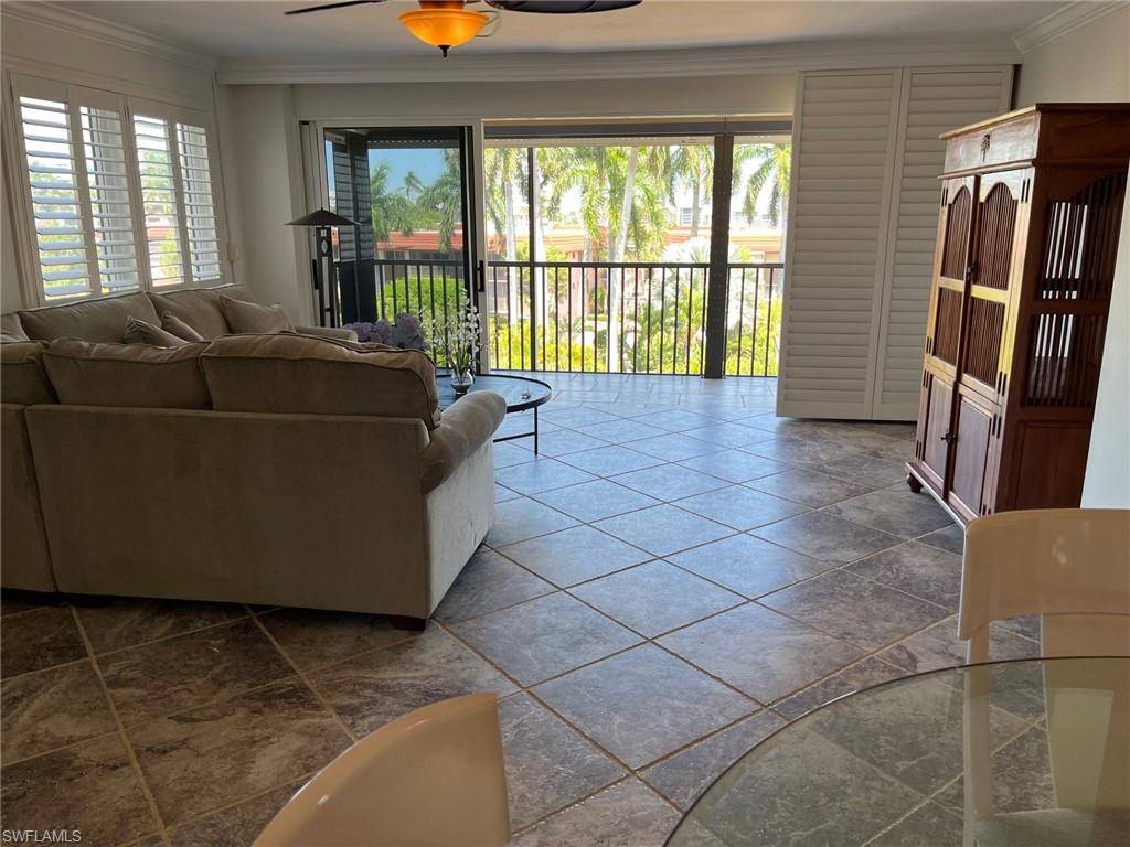 Naples, FL 34102,2170 Gulf Shore BLVD N #44W