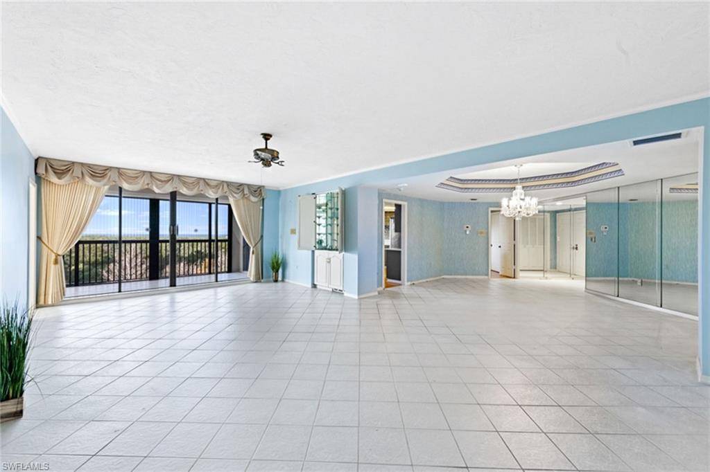 Naples, FL 34108,6075 Pelican Bay BLVD #505