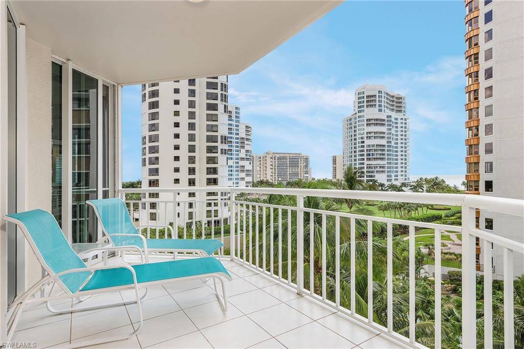 Naples, FL 34103,4255 Gulf Shore BLVD N #405