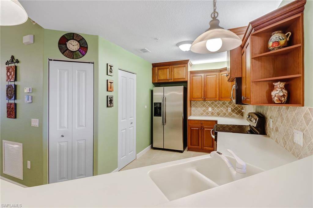 Estero, FL 33928,8581 Via Garibaldi CIR #203