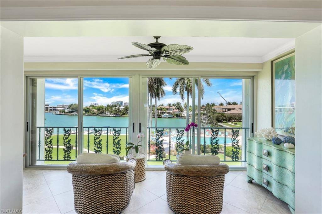 Naples, FL 34103,383 Harbour DR #302