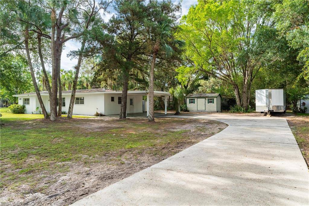 Labelle, FL 33935,439 6th AVE