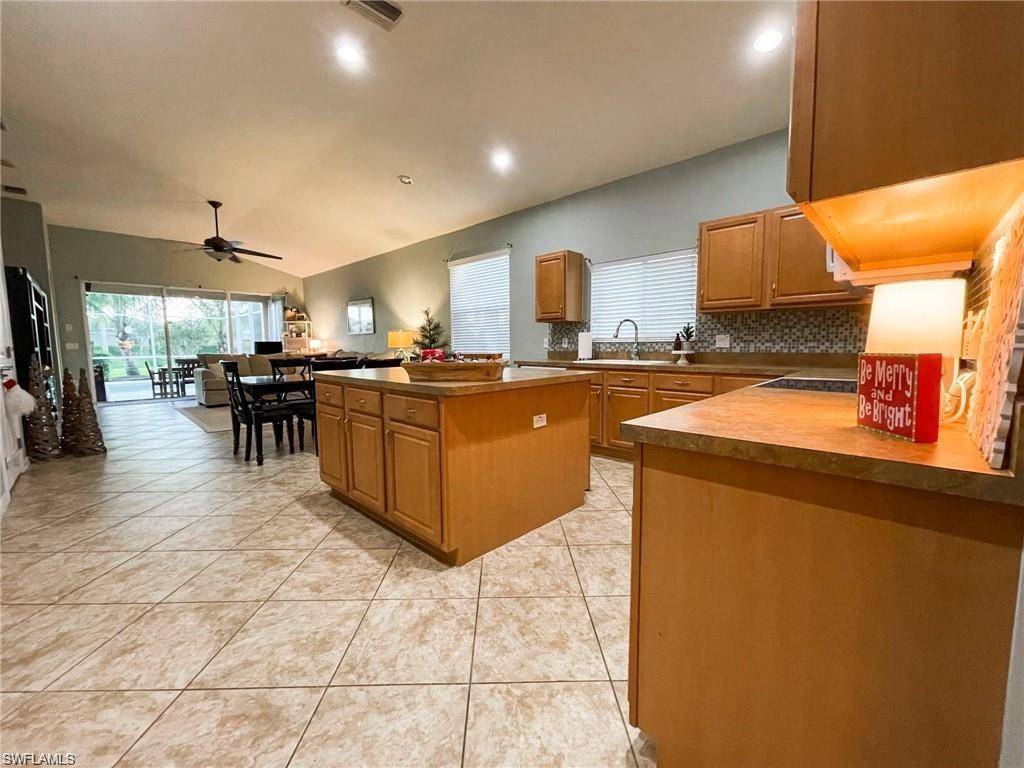 Cape Coral, FL 33991,2652 Bellingham CT