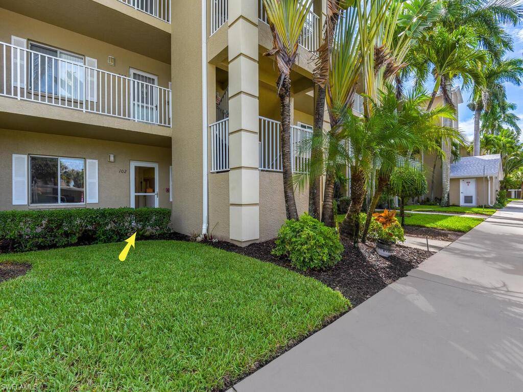 Estero, FL 33928,20131 Ian CT #102