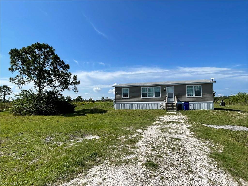 Labelle, FL 33935,1014 Dixie RD