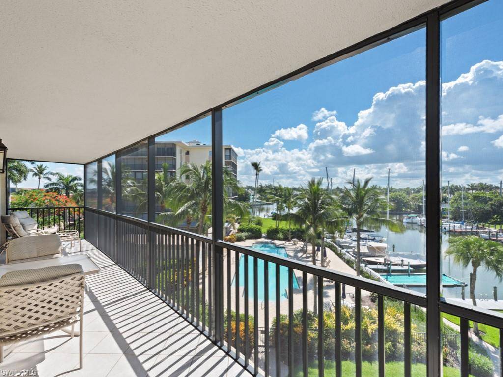 Naples, FL 34102,2170 Gulf Shore BLVD N #43W