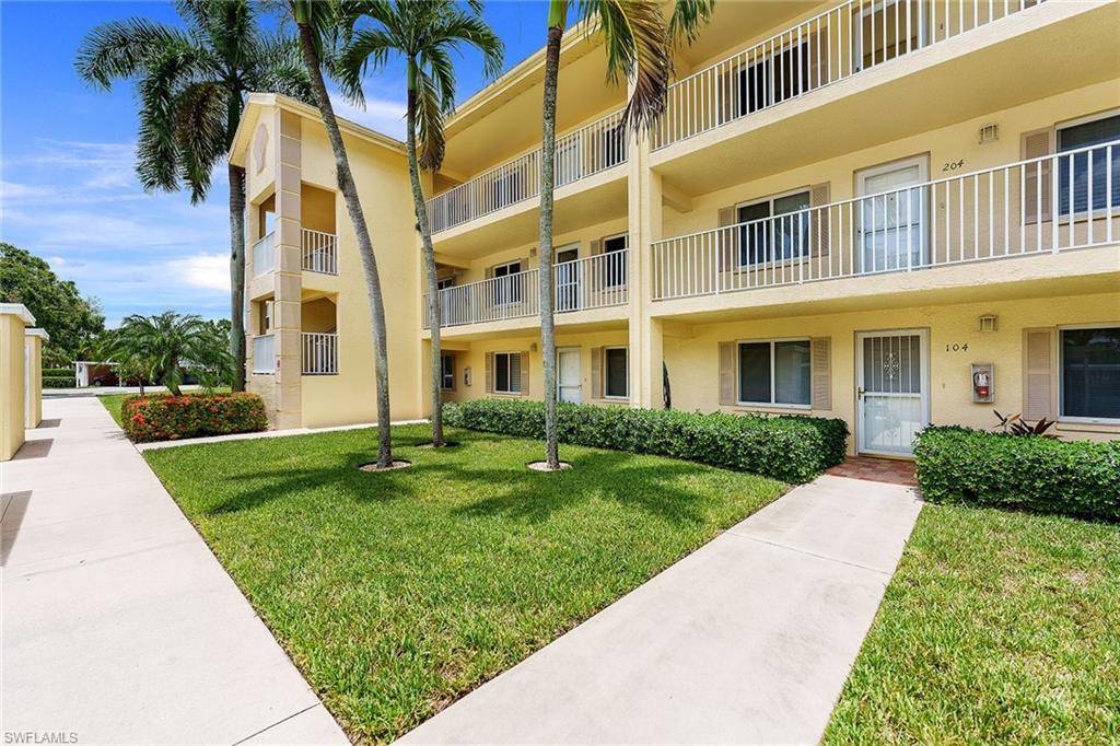 Estero, FL 33928,20121 Ian CT #203