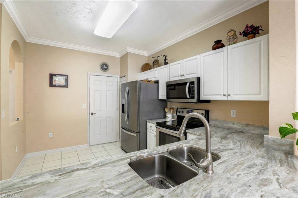 Fort Myers, FL 33916,3636 Pine Oak CIR #104