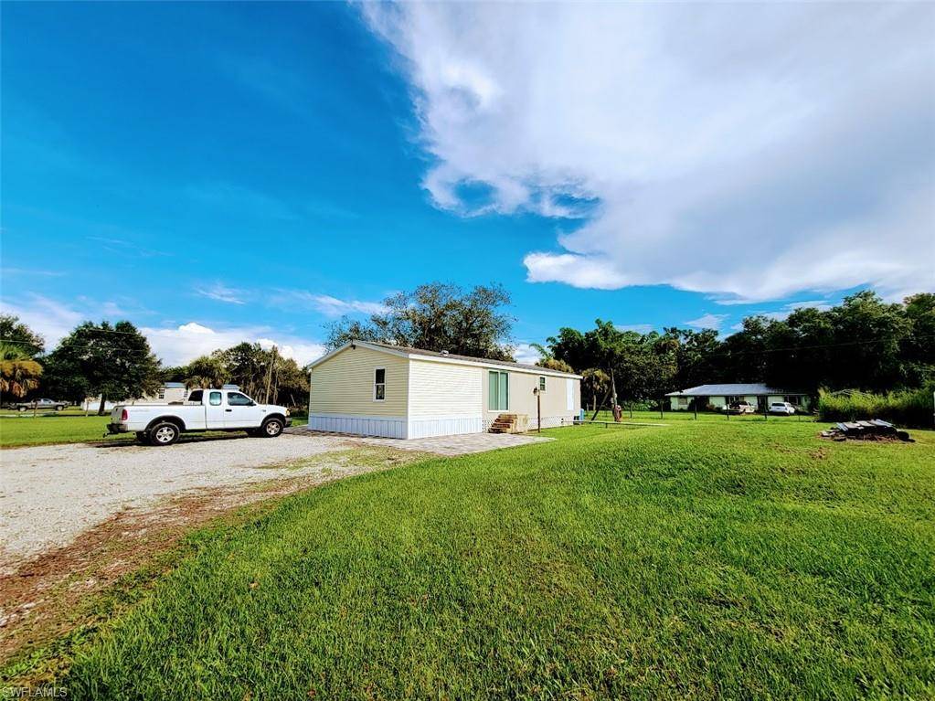 Labelle, FL 33935,829 Sioux AVE