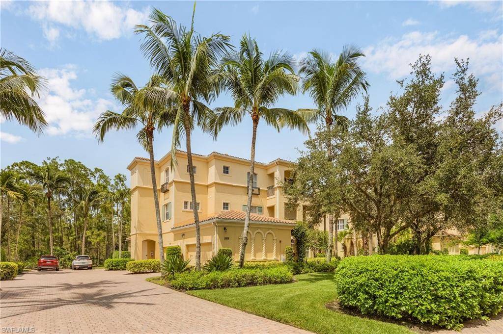 Naples, FL 34109,2809 Tiburon BLVD E #2-101