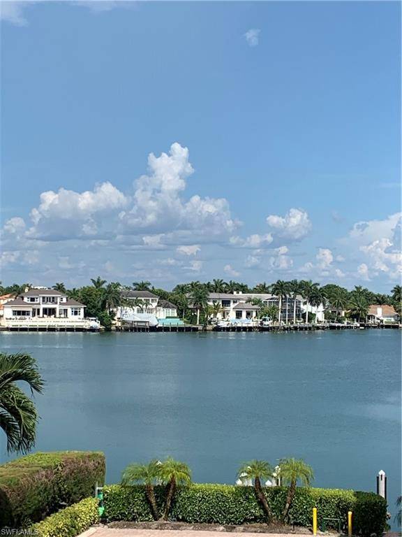 Naples, FL 34103,3450 Gulf Shore BLVD N #305