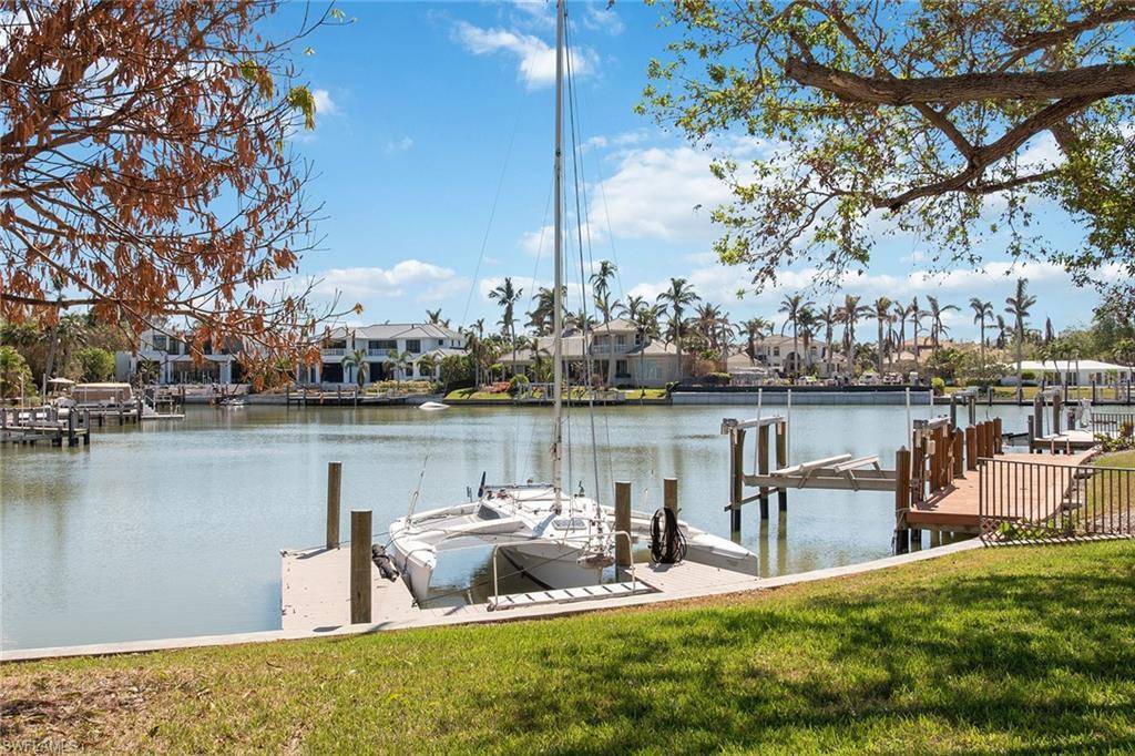 Naples, FL 34103,450 Bow Line BND