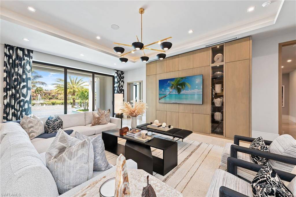 Naples, FL 34108,355 Colony DR