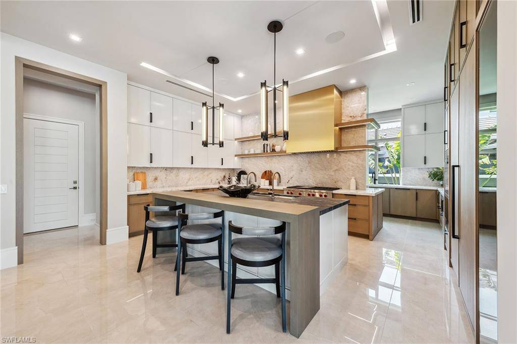 Naples, FL 34108,355 Colony DR