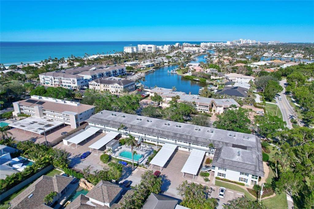 Naples, FL 34102,252 Banyan BLVD #252