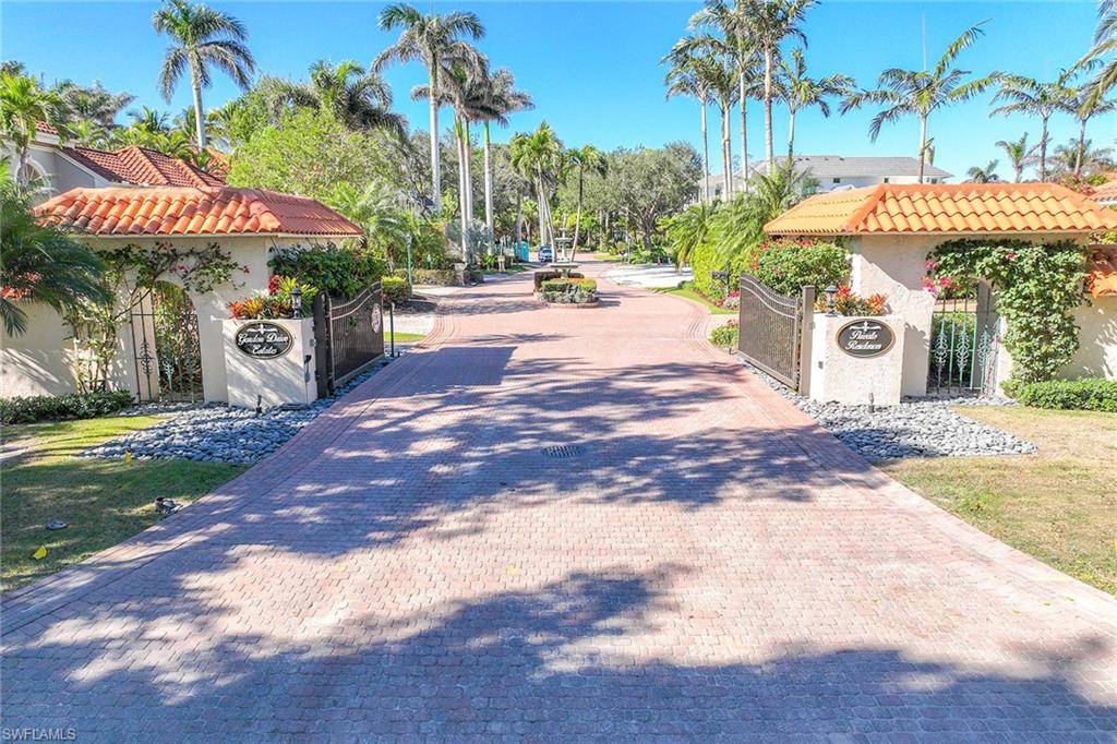 Naples, FL 34102,2010 Gordon DR