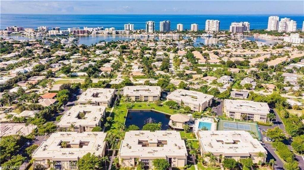 Naples, FL 34103,788 Park Shore DR #D27