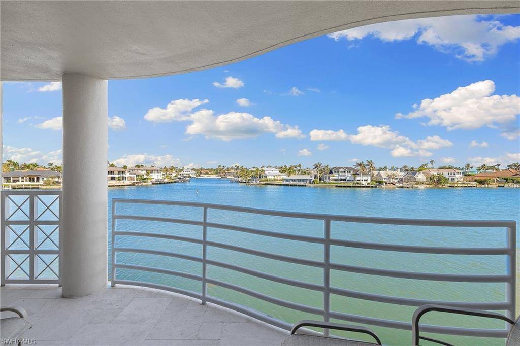 Naples, FL 34103,4560 Gulf Shore BLVD N #3-243