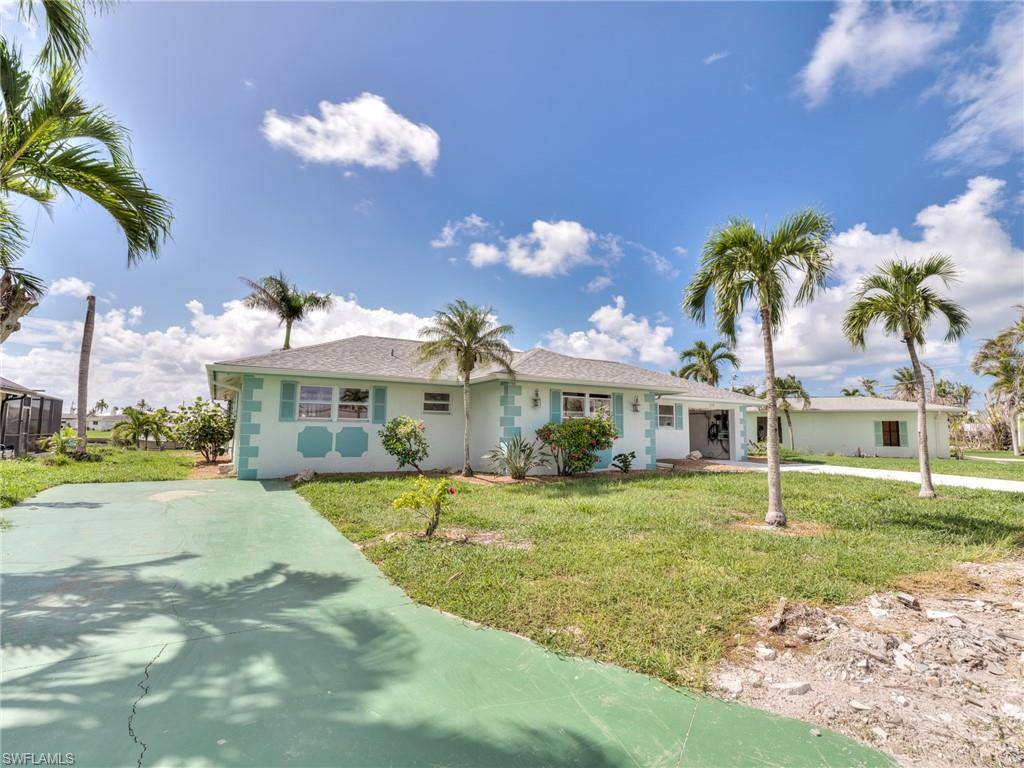 Fort Myers Beach, FL 33931,230 Randy LN