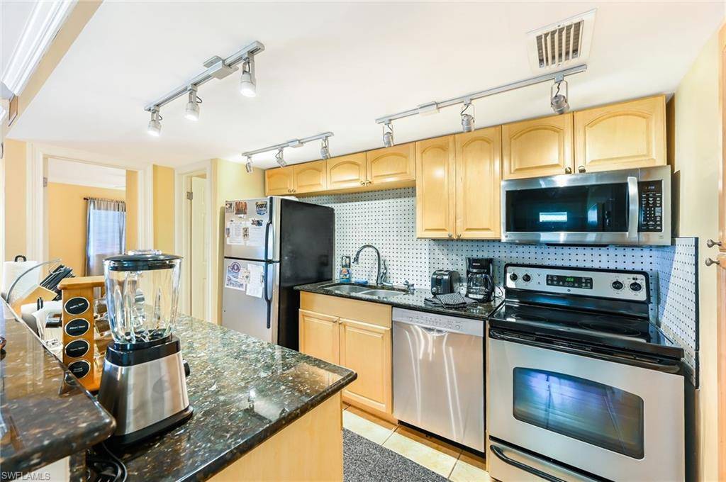Naples, FL 34112,200 Palm DR #43-7