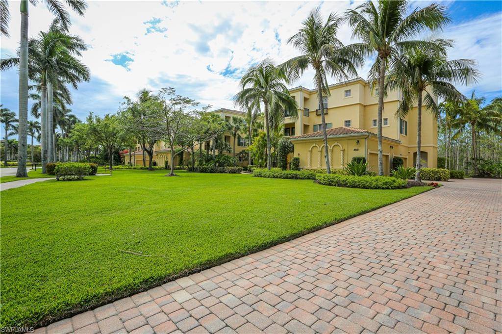 Naples, FL 34109,2813 Tiburon BLVD E #3-102