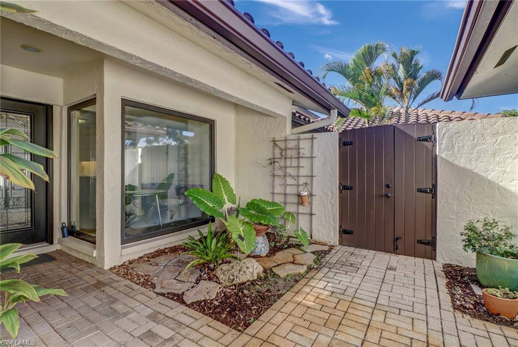Naples, FL 34112,2110 Buckingham LN #U-8