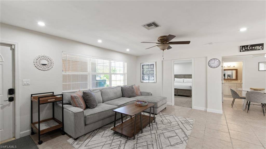 Naples, FL 34104,900 Coconut CIR W