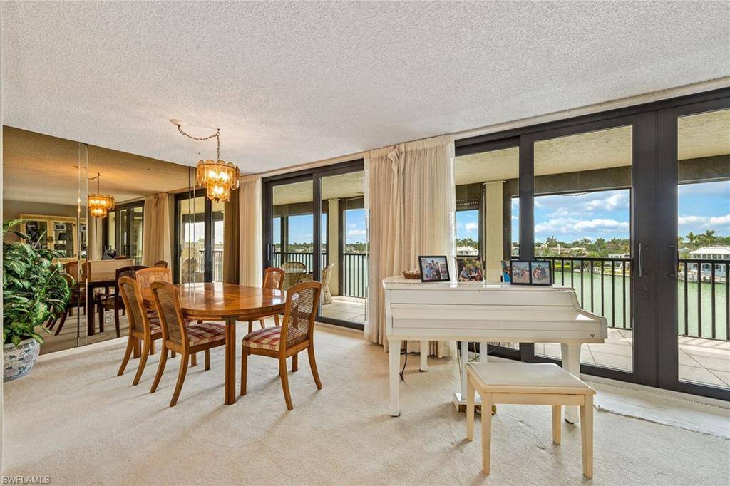 Naples, FL 34103,2400 Gulf Shore BLVD N #404