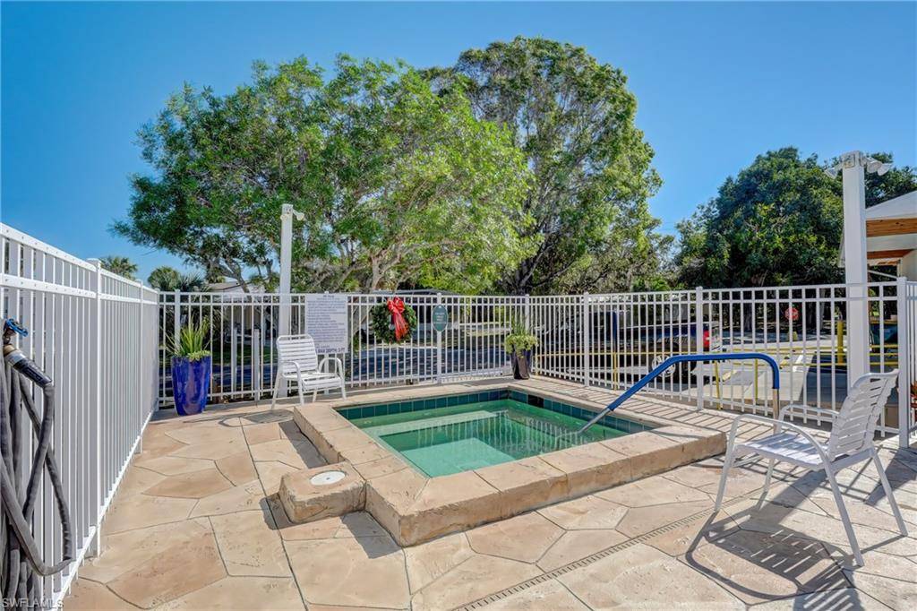 Naples, FL 34114,153 Rose LN