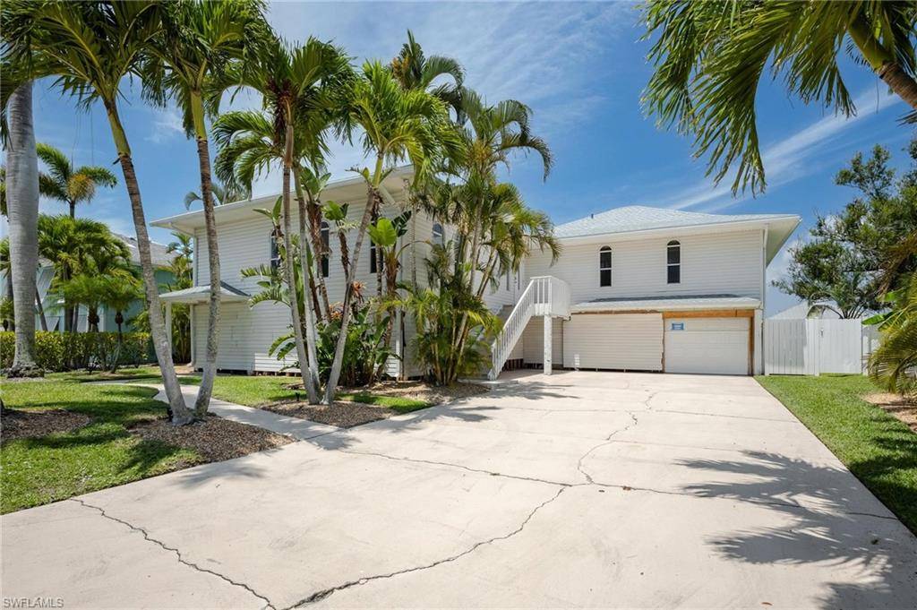 Fort Myers Beach, FL 33931,18116 Deep Passage LN