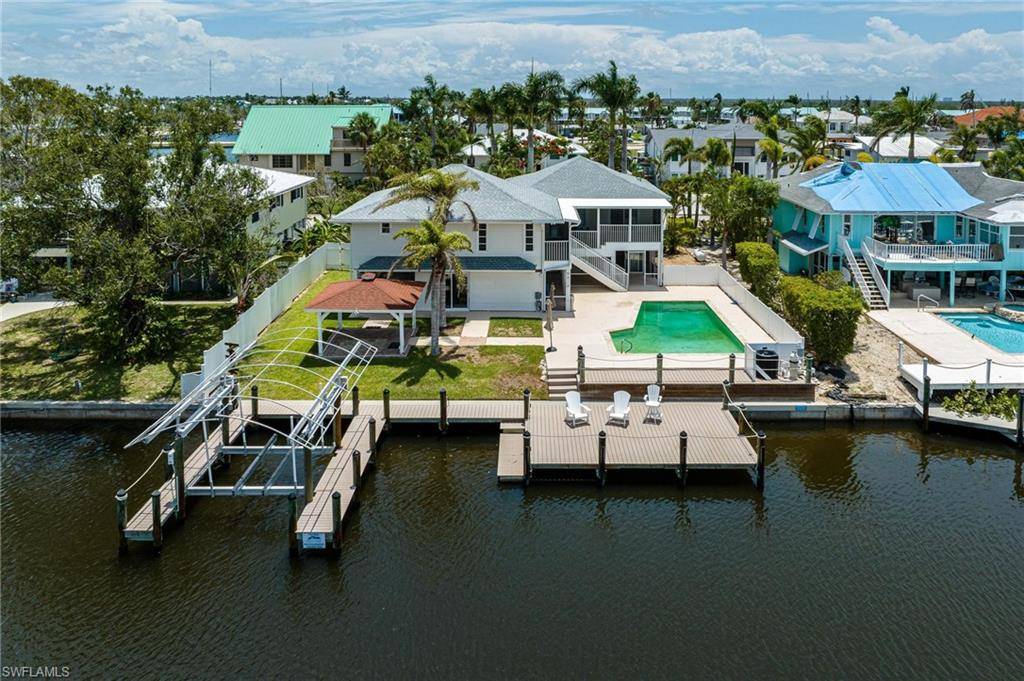 Fort Myers Beach, FL 33931,18116 Deep Passage LN