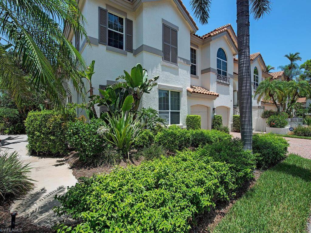 Naples, FL 34103,117 Colonade CIR #201