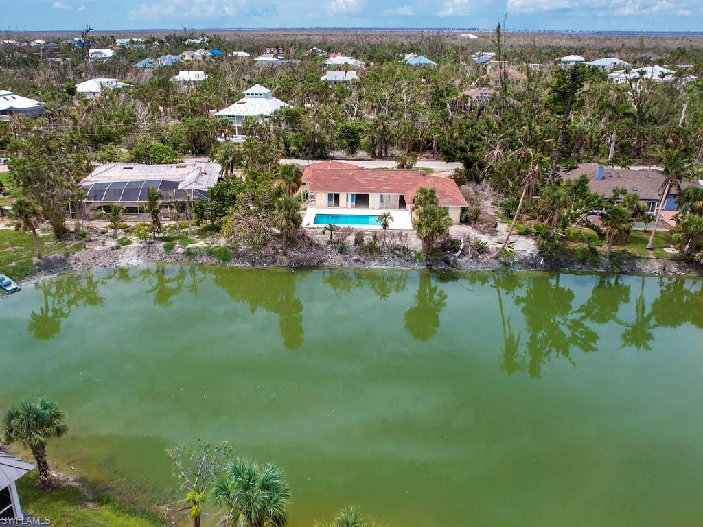 Sanibel, FL 33957,313 Palm Lake DR