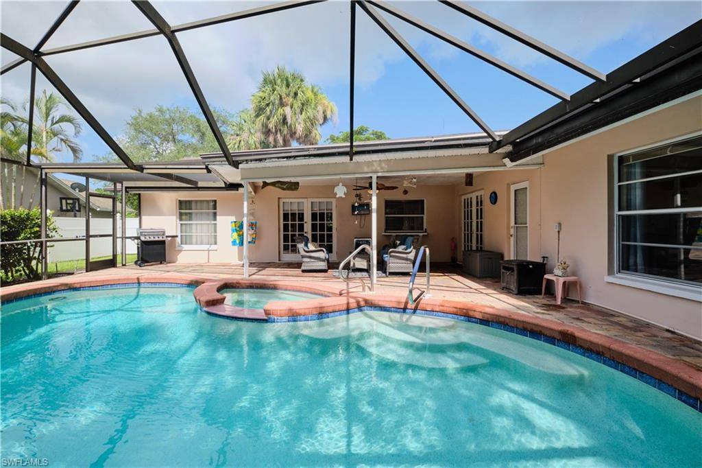 Fort Myers, FL 33919,5761 Beechwood TRL