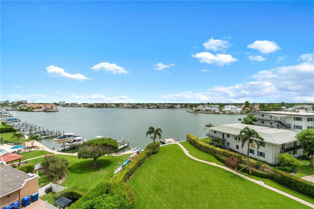 Naples, FL 34103,3420 Gulf Shore BLVD N #61