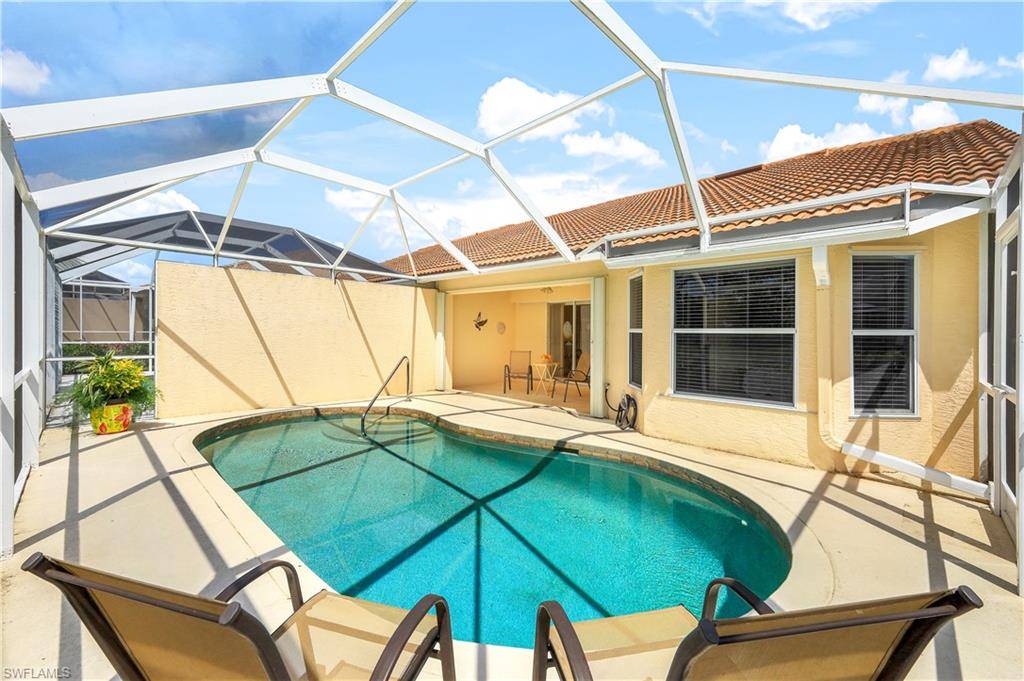 Naples, FL 34113,6667 Castlelawn PL #19