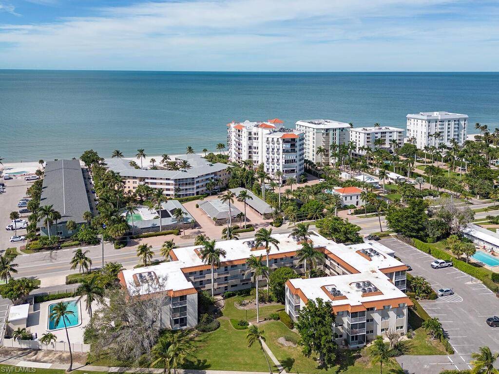 Naples, FL 34102,1100 Gulf Shore BLVD N #312