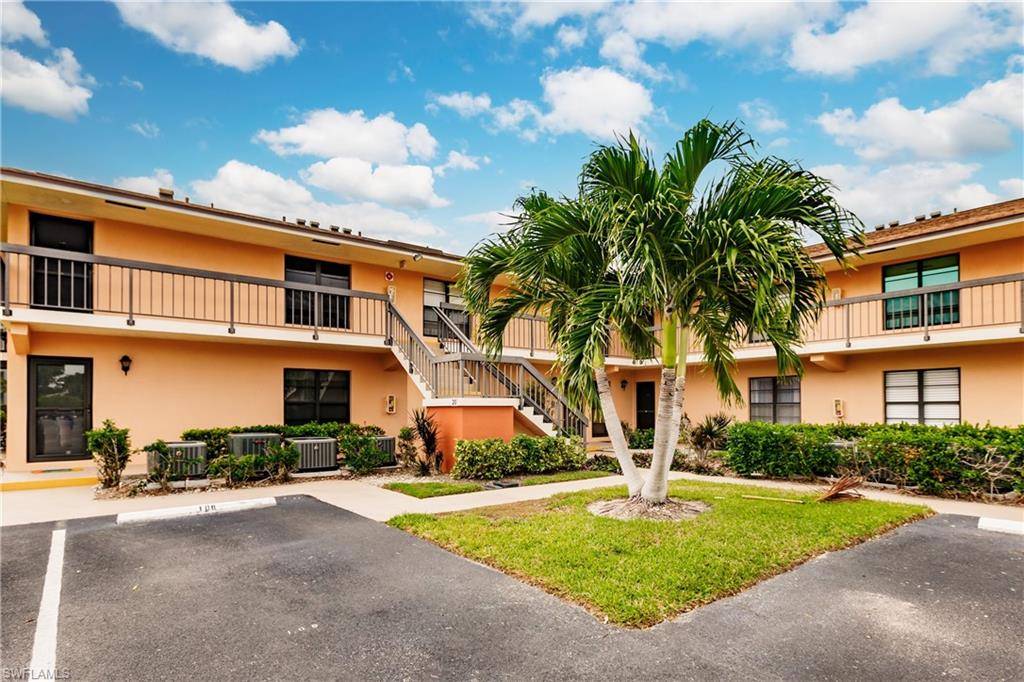 Marco Island, FL 34145,20 Greenbrier ST #3-109