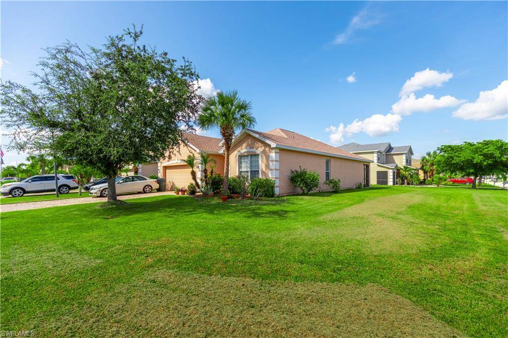 Lehigh Acres, FL 33971,8347 Silver Birch WAY