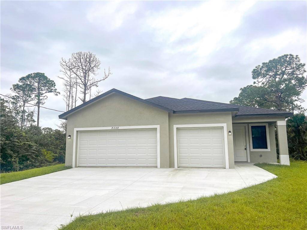 Labelle, FL 33935,8008 SANDALWOOD CIR #1