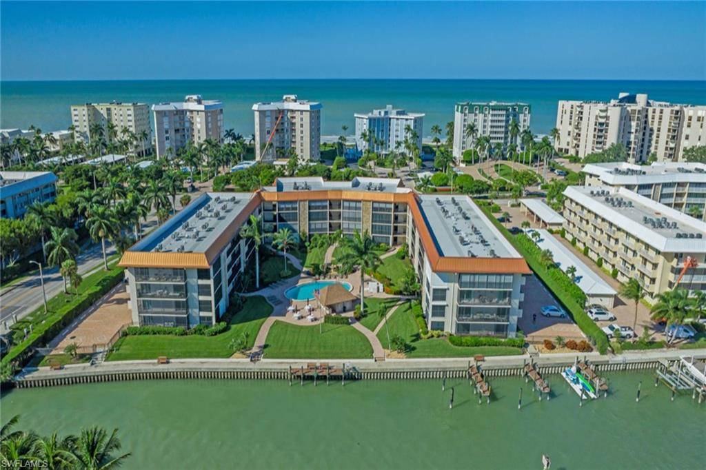 Naples, FL 34103,2900 Gulf Shore BLVD N #414