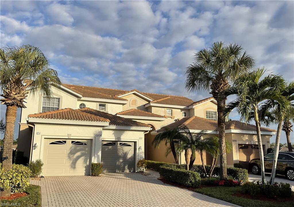 Naples, FL 34104,6898 Sterling Greens CT #202