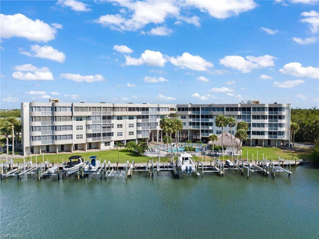 Naples, FL 34110,12945 VANDERBILT DR #203