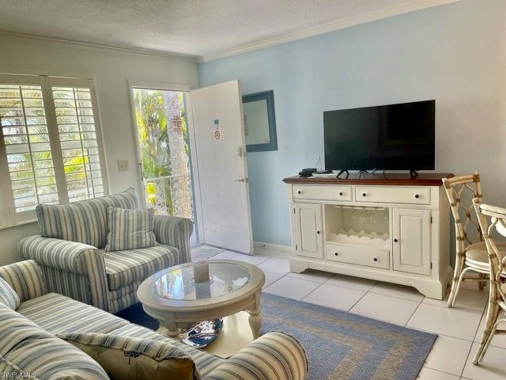 Naples, FL 34102,1295 Gulf Shore BLVD S #223