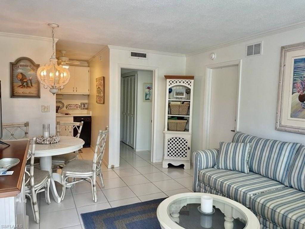 Naples, FL 34102,1295 Gulf Shore BLVD S #223